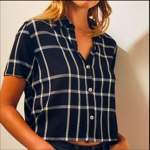 Black crop plaid shirt
